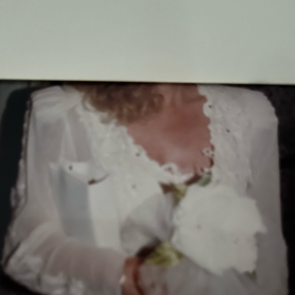 Beautiful Vintage, 3 piece Wedding Suite. - Picture 10 of 10